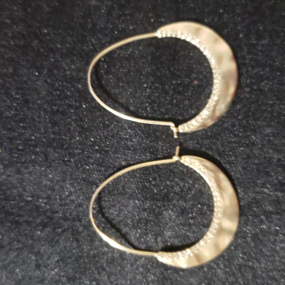 Beautiful Hammered Loft Gold Tone Earrings with rhinestones.